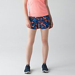 LULULEMON ATHLETICA - TRACKER SHORT IV